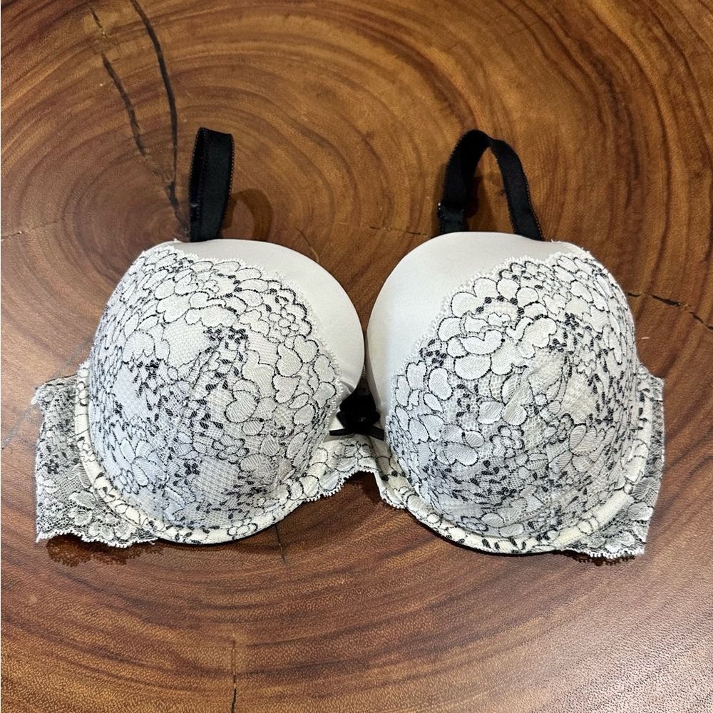 Victoria’s Secret Elegant Lace Women's Bra - Black and White